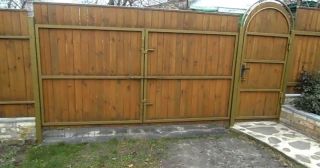Купить распашные ворота деревянные Ступино, цена от 2795 руб.
