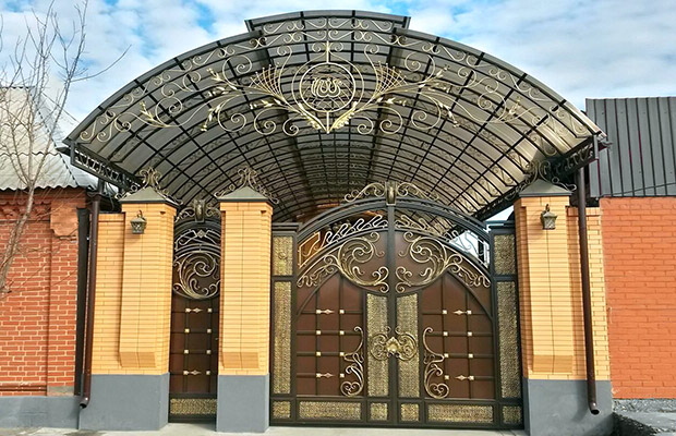 Купить или заказать ворота для дома с навесом - стильные и надежные решения для вашего участка в Ступино от 42870 руб | ВоротМастер-Стп